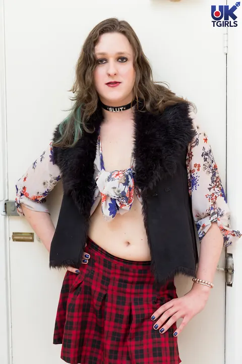 Trans Woman Poses Nude and Reveals Anal Opening – photo 2 of 16