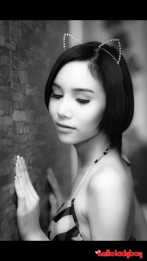 Asian Trans Woman Poses in Dresses Then Strips Nude – photo 15 of 20
