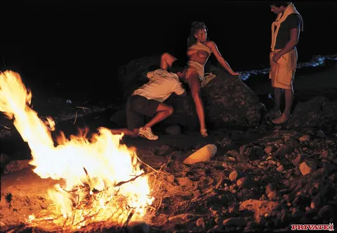 Julia Taylor: Hungarian Redhead MILF Sucks and Strokes Two Men on the Beach – photo 17 of 21