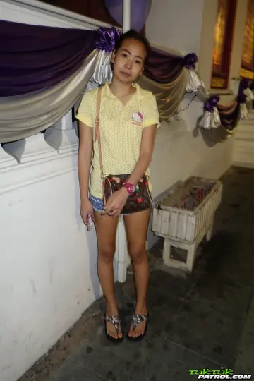 Petite Asian Brunette in Shorts Gives POV Blowjob and Fucks Missionary