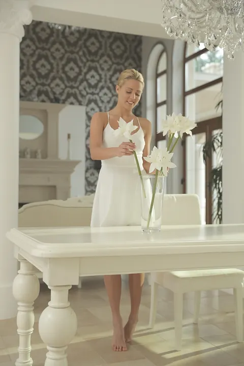 Christen Courtney: Blonde in White Stockings Displays Her Feet and Soles – photo 3 of 17