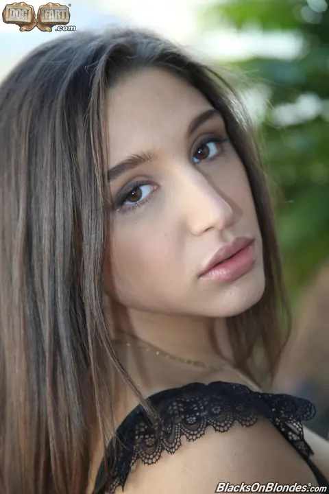 Abella Danger: Thick Brunette in Glasses Fucks a Black Man Outdoors – photo 8 of 16