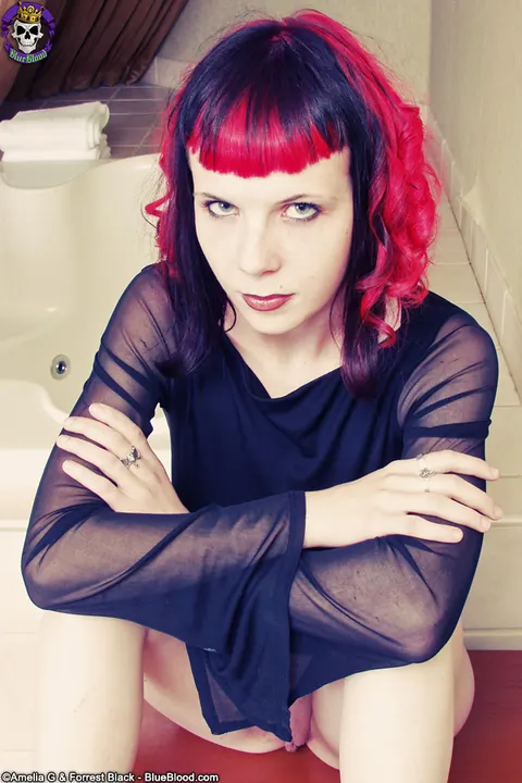 Szandora: Thick Redhead MILF Climbs on the Table and Spreads Her Ass – photo 4 of 15