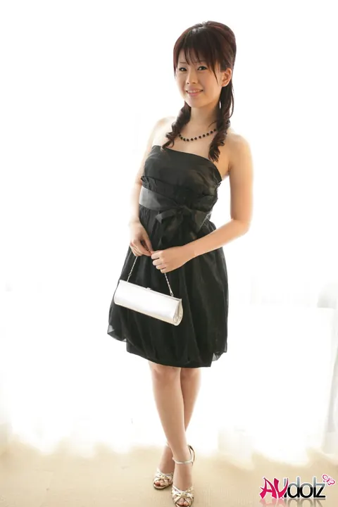 Hina Kawamura: Japanese Redhead Pulls Down Her Black Dress to Reveal Her Boobs – photo 14 of 15
