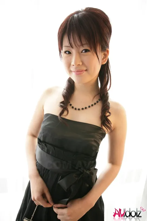 Hina Kawamura: Japanese Redhead Pulls Down Her Black Dress to Reveal Her Boobs – photo 15 of 15