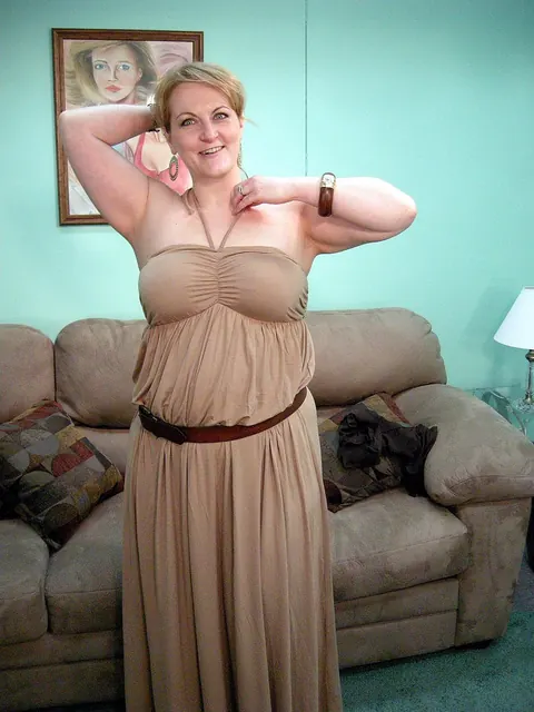 Curvy Blonde MILF Strips Out of Her Skirt and Spreads – photo 7 of 20