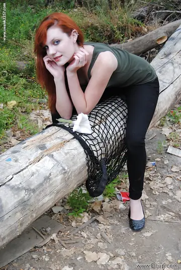 Felicia Davies – Redhead PAWG Reveals Her Tits and Ass in the Forest