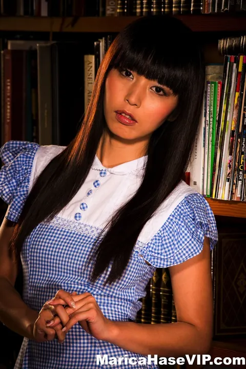 Marica Hase: Slim Japanese MILF Flashes Her Panties – photo 2 of 12