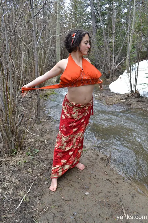 Busty Curly Brunette MILF Fingers Her Hairy Muff Outdoors – photo 7 of 17