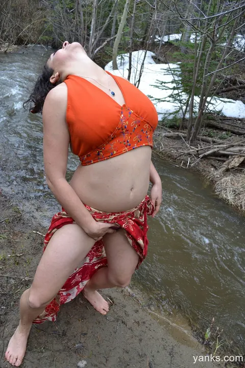 Busty Curly Brunette MILF Fingers Her Hairy Muff Outdoors – photo 3 of 17