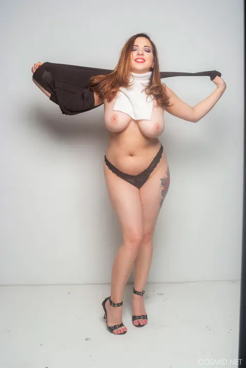 Paige Rad: Redhead BBW Strips to Heels Showing Her Big Tits – photo 8 of 16