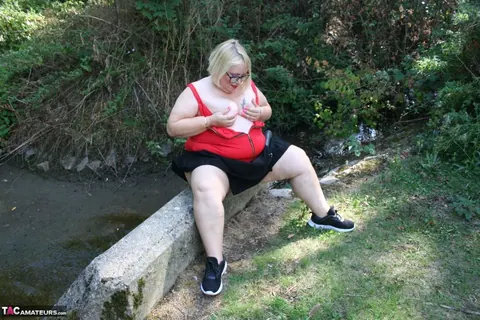 Lexie Cummings: British BBW Fingers Her Pussy and Fucks a Dildo – photo 6 of 16