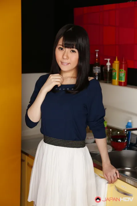 Mai Araki: Busty Japanese Babe Spreads Her Hairy Pussy in the Kitchen – photo 2 of 15