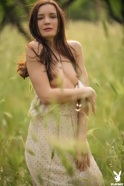 Janeth Tense: Brunette Strips Out of Her Lingerie and Stands Nude Outdoors – photo 19 of 21
