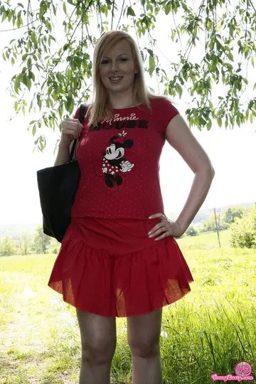 BBW in a Skirt Fingers Her Pussy Outdoors