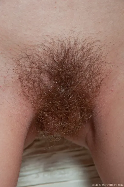 Slim Short-Haired Woman Flashes Her Hairy Pussy Outdoors in Heels – photo 14 of 19