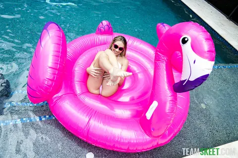 Mackenzie Mace: Petite Brunette in a Bikini Sucks Pool Boy and Gets Fucked Outdoors – photo 7 of 21