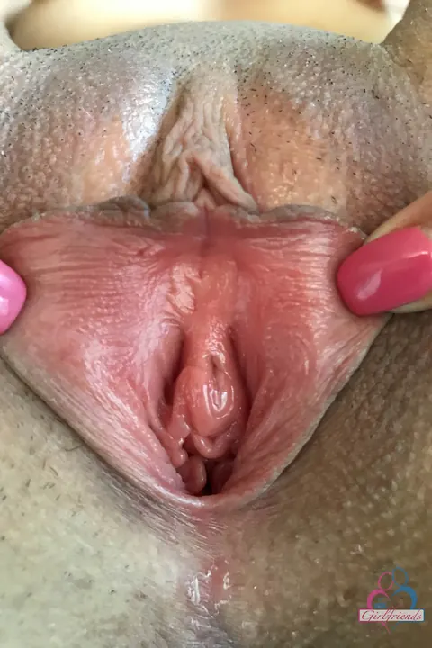 Rachel Rivers: Thick Blonde Spreads Her Holes and Takes a Close-Up Creampie – photo 16 of 21