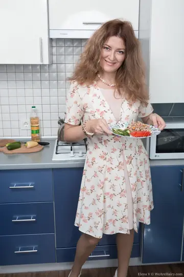 Helen Volga – Hairy MILF in Stockings and Heels Masturbates with a Toy
