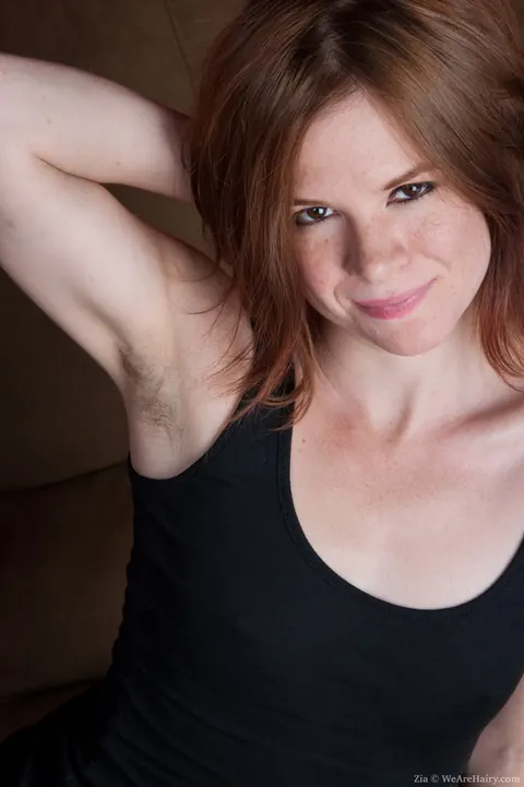Petite Redhead Drops Her Jeans and Spreads Her Hairy Pussy – photo 2 of 18