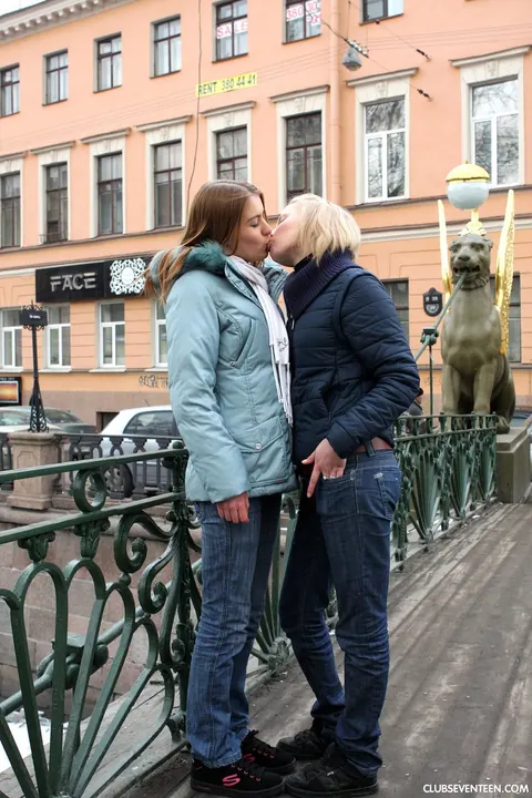 Skinny European Blondes in Jeans Have Lesbian Threesome – photo 3 of 21
