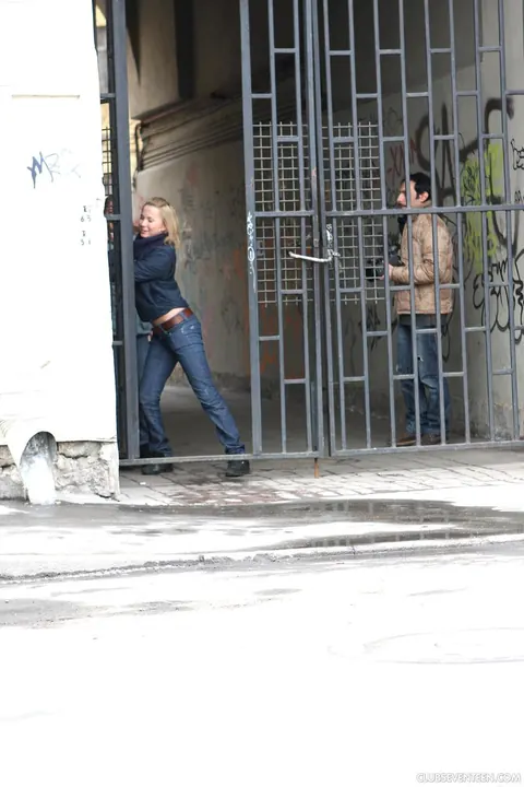 Skinny European Blondes in Jeans Have Lesbian Threesome – photo 1 of 21