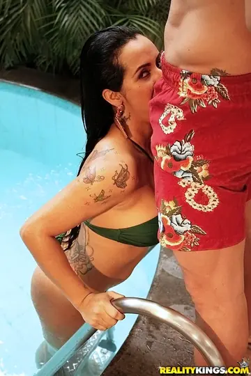 Nicolle Bitencourt – Busty Latina MILF in a Bikini Takes Anal and a Facial by the Pool