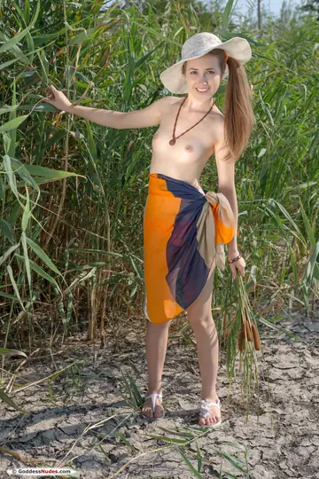Hrizantema – Brunette with Natural Tits Poses Nude for Glamour Shots