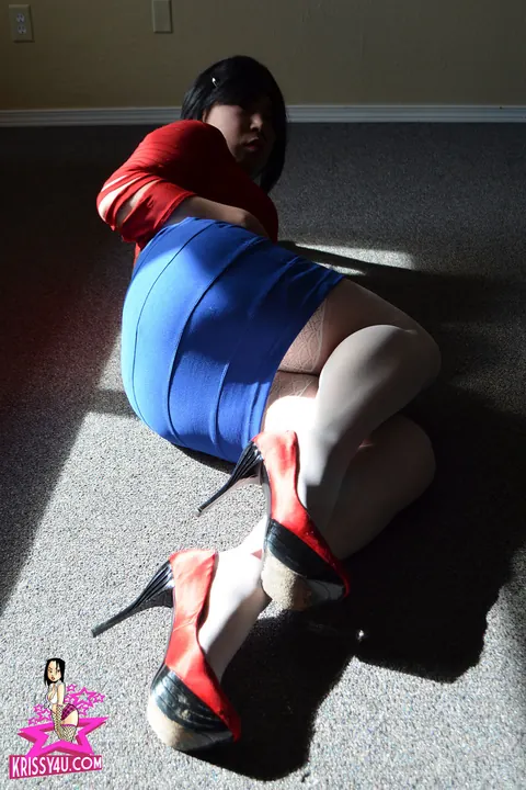 Asian Trans Woman Strips Nude and Masturbates – photo 5 of 16