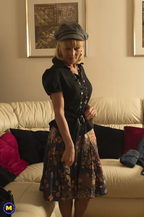 Mature British Blonde Undresses and Shows Her Naked Body – photo 8 of 20