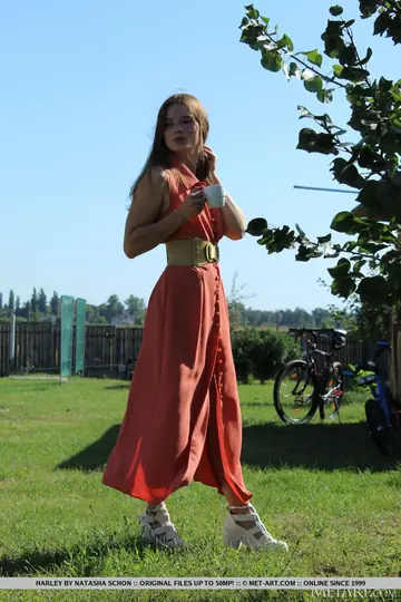 Brunette PAWG Strips Out of Her Skirt in the Yard
