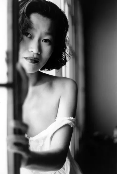Petite Korean MILF Poses in Curly Hair – photo 6 of 20