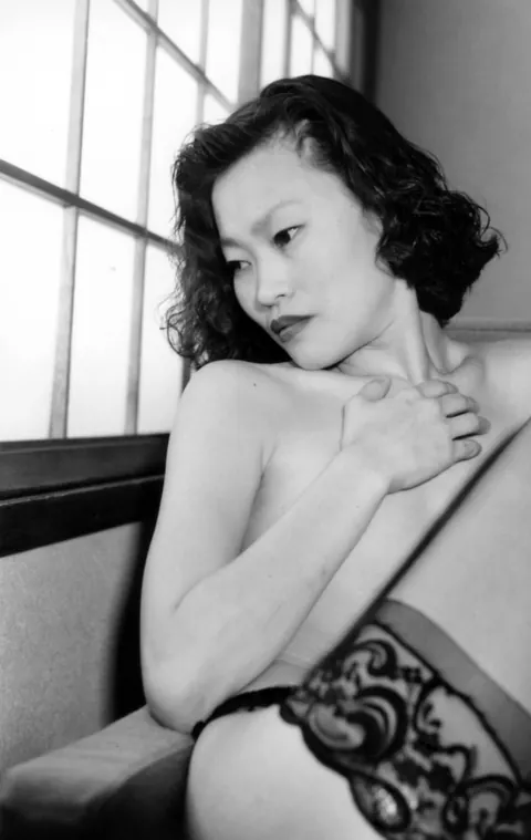Petite Korean MILF Poses in Curly Hair – photo 14 of 20