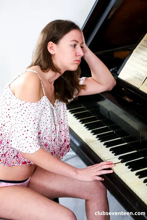 Alessandra Amore: European PAWG Fingers Her Pussy at the Piano – photo 1 of 21