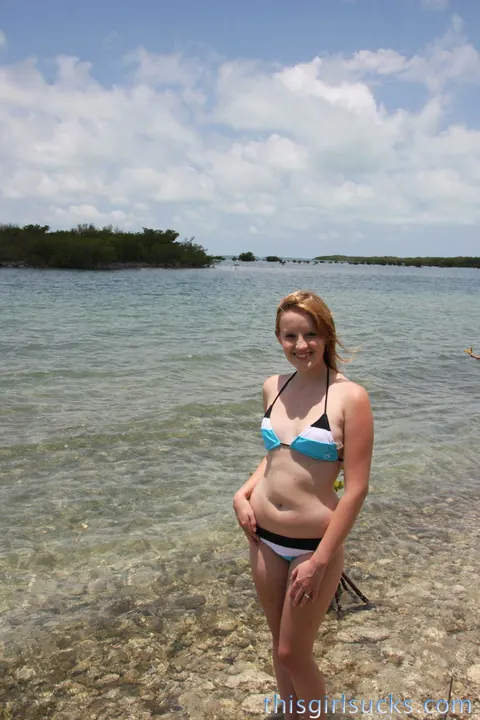 Katey Grind: Skinny Redhead Strips Out of Her Bikini on a Nudist Beach – photo 13 of 20