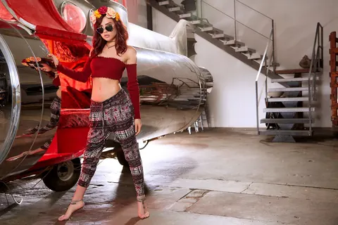 Sabina Rouge: Petite Redhead Strips Naked and Shows Off Her Small Tits in a Car – photo 1 of 21