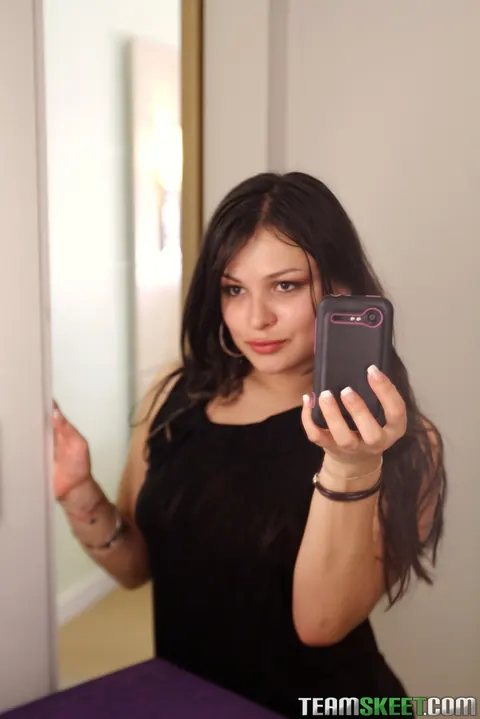 Sadine Godiva: Busty Brunette Amateur Spreads for Mirror Selfies – photo 3 of 17