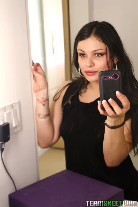 Sadine Godiva: Busty Brunette Amateur Spreads for Mirror Selfies – photo 4 of 17