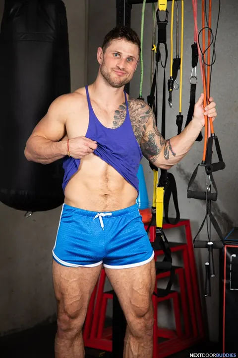 Athletic Men Suck Cock and Kiss in a Wild Gym Threesome – photo 2 of 19