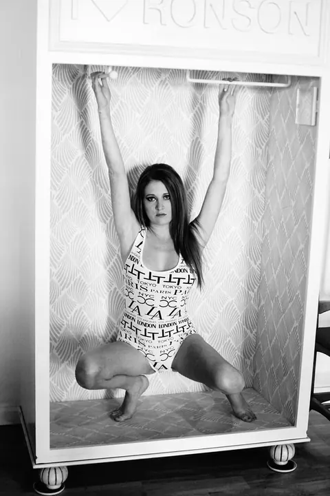 Woman Sheds Her Clothing and Poses Fully Nude – photo 16 of 21