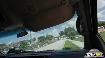 Petite Asian Blonde in Shorts Sucks and Fucks in a Car