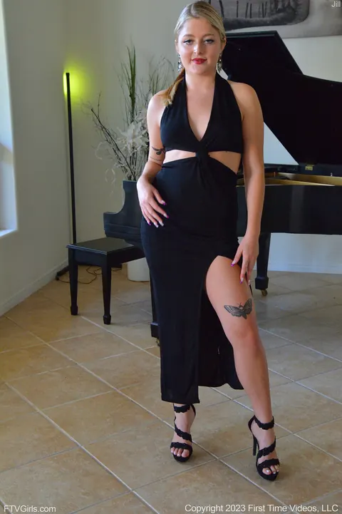 Jill Taylor: Blonde in a Skirt Fucks Herself with a Dildo at the Piano – photo 6 of 20