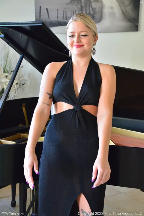 Jill Taylor: Blonde in a Skirt Fucks Herself with a Dildo at the Piano – photo 2 of 20