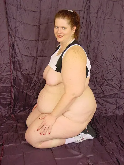 Busty BBW Masturbates with a Baseball Bat Dildo – photo 13 of 20