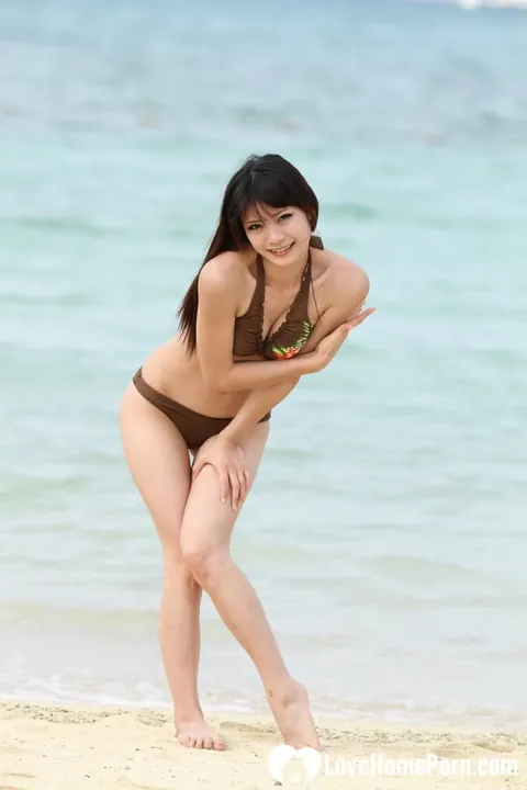 Akubi Yumemi: Asian Brunette Strips Out of Her Bikini and Gets Fucked on the Sofa – photo 4 of 21