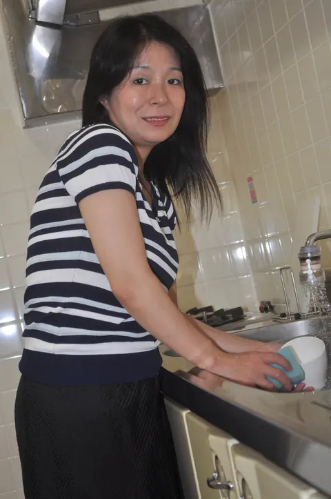 Petite Asian MILF in Glasses Strips and Spreads Outdoors – photo 8 of 20