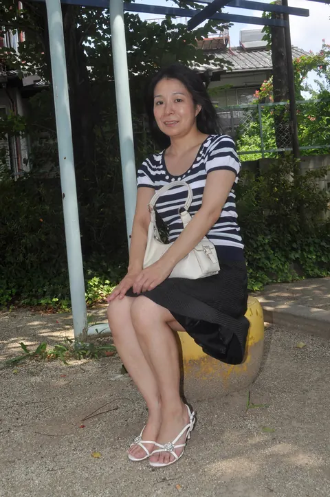 Petite Asian MILF in Glasses Strips and Spreads Outdoors – photo 1 of 20