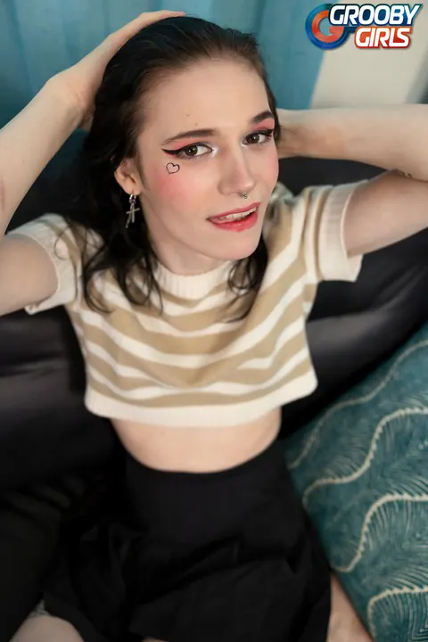 Brunette Trans Woman Shows Her Feet and Toys Herself – photo 1 of 16