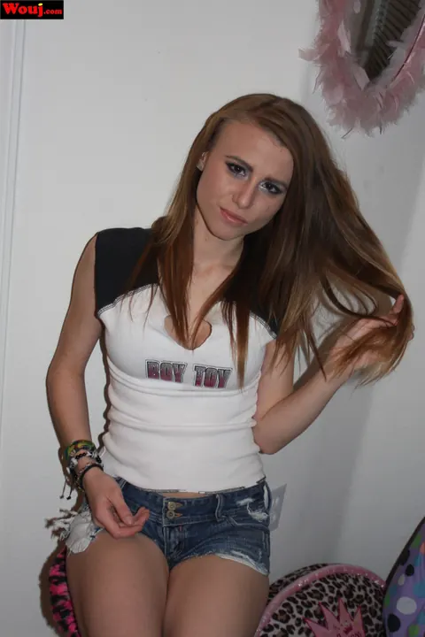 Soleil Saunders: Brunette Poses in Tight Shorts Showing Off Her Legs – photo 6 of 15