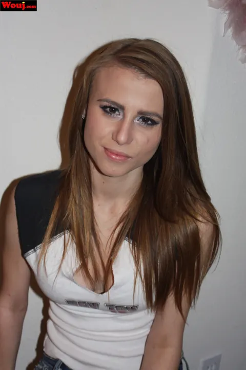 Soleil Saunders: Brunette Poses in Tight Shorts Showing Off Her Legs – photo 13 of 15